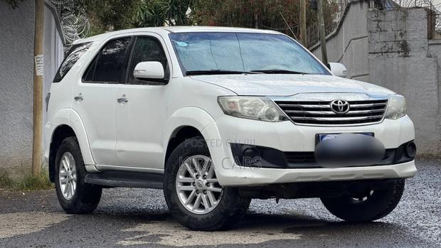Toyota Fortuner 2012 White
