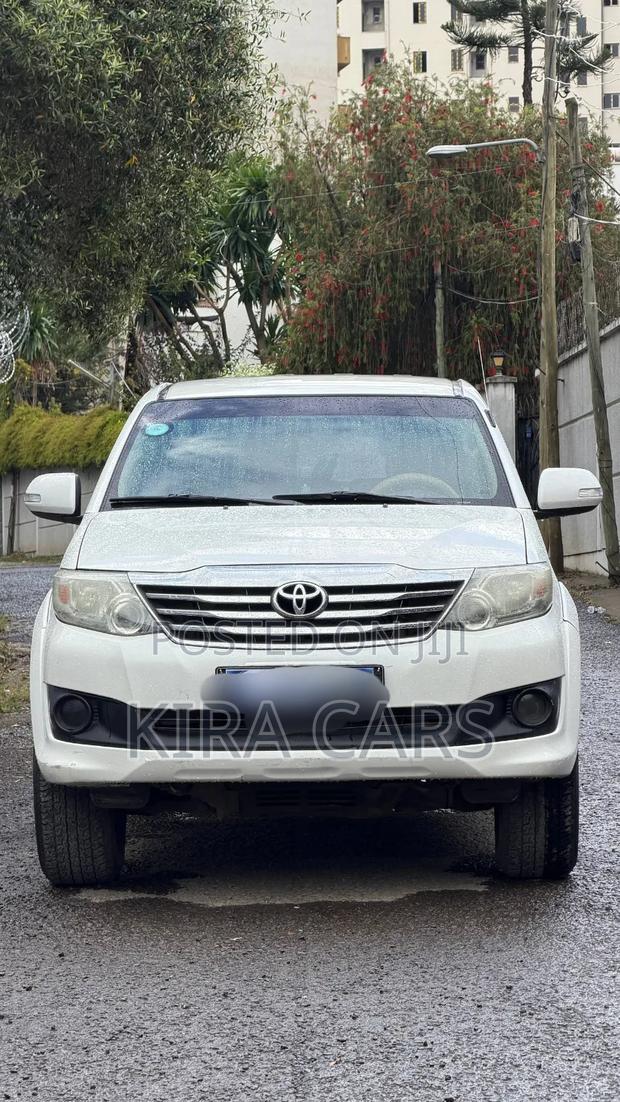 Toyota Fortuner 2012 White