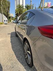 Hyundai Avante 2017 Silver for sale