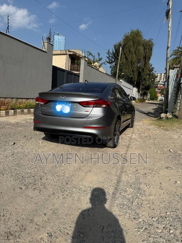 Hyundai Avante 2017 Silver