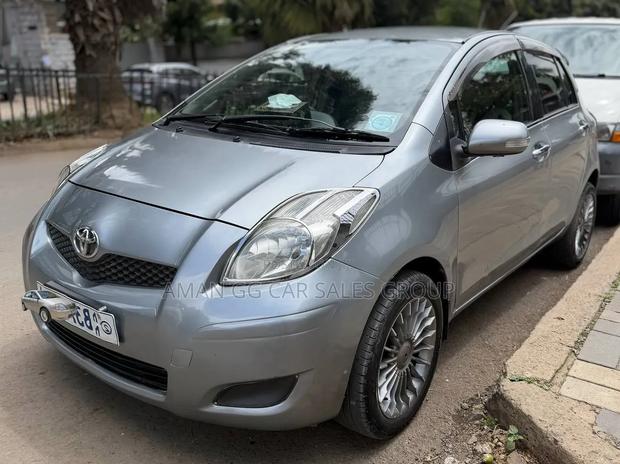 Toyota Yaris 2007 Gray