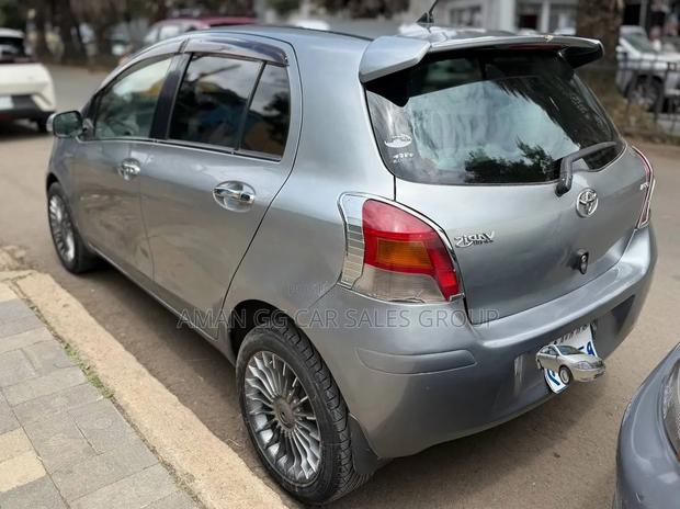 Toyota Yaris 2007 Gray