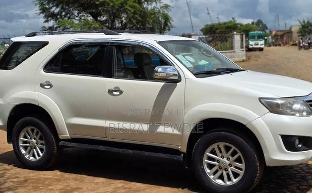 Toyota Fortuner 2012 White