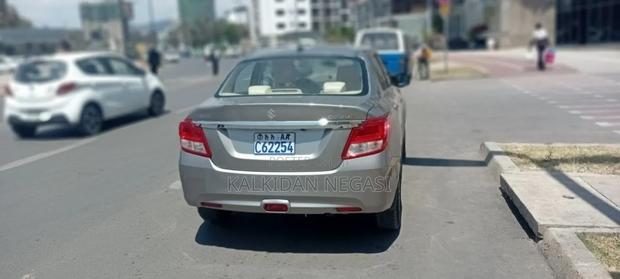 Suzuki Dzire 2022 Silver