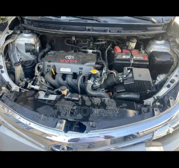 Toyota Yaris 2016 Silver