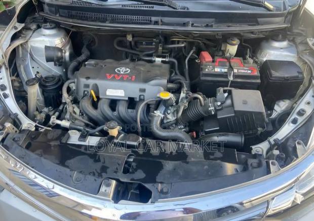 Toyota Yaris 2016 Silver