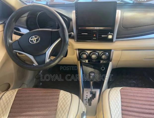 Toyota Yaris 2016 Silver