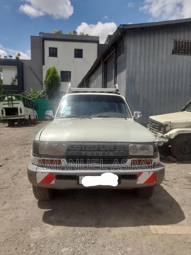 Toyota Land Cruiser 70 1991 White