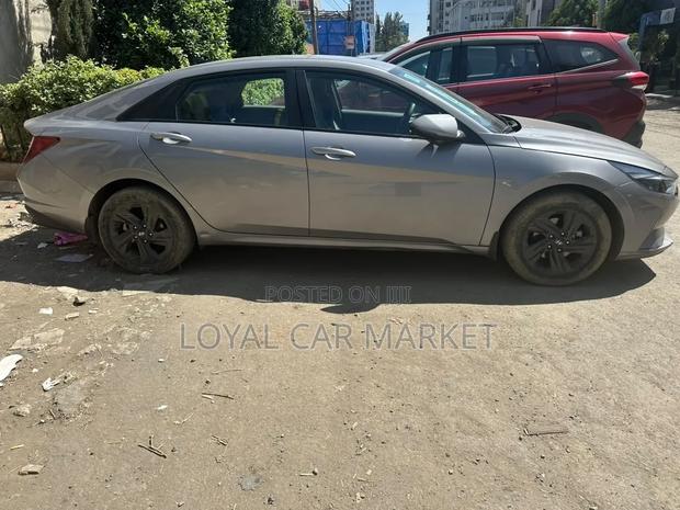 Hyundai Elantra 2022 Gray