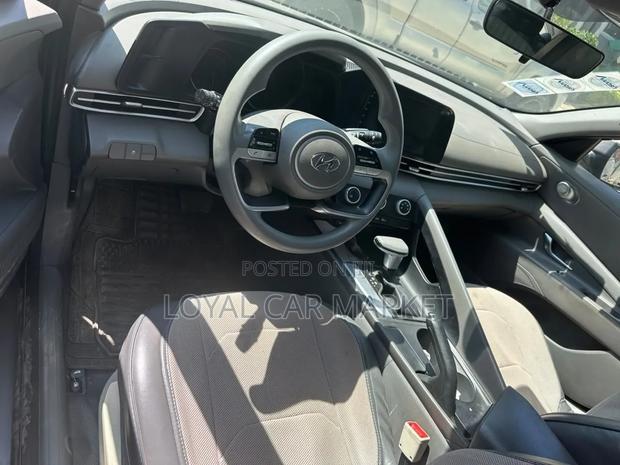 Hyundai Elantra 2022 Gray
