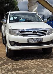 Toyota Fortuner 2012 White for sale