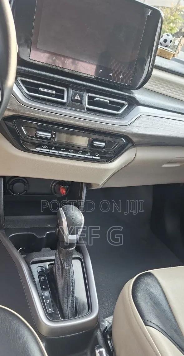 Suzuki Dzire 2025 Silver