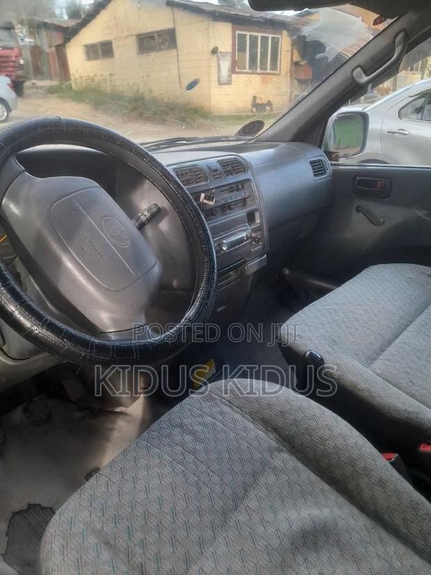 Toyota Vanguard 2005 Silver