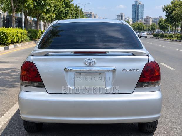Toyota Platz 2005 Silver