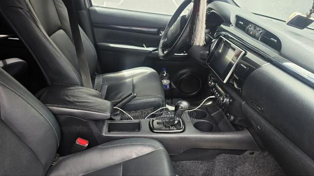 Toyota Hilux 2020 Gray