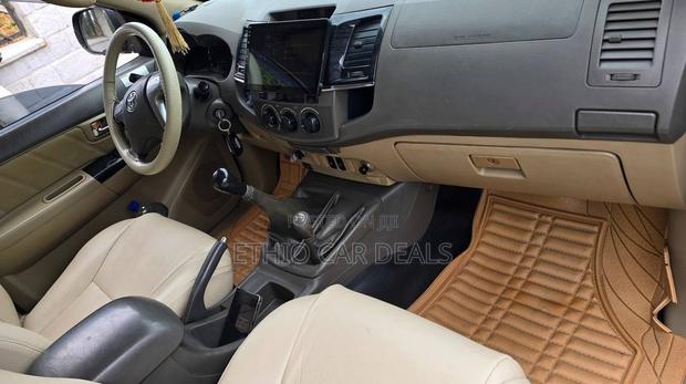 Toyota Fortuner 2013 Silver