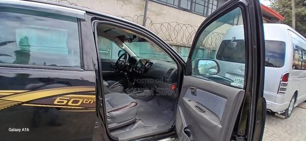 Toyota Hilux 2.5 D-4D 4X4 SRX 2011 Black