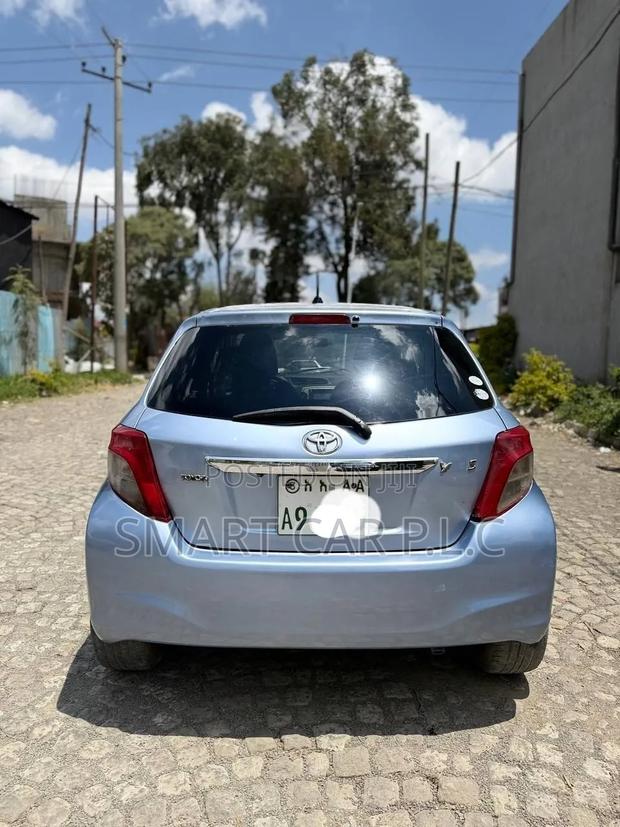 Toyota Yaris 2012 Blue