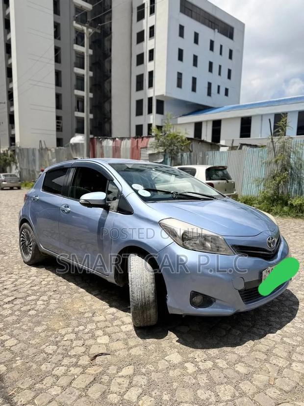 Toyota Yaris 2012 Blue