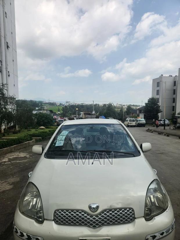 Toyota Vitz 1.0 FWD 5dr 2004 Ivory