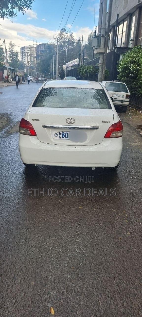 Toyota Yaris 2011 White