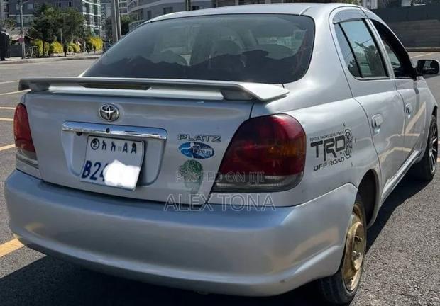 Toyota Platz 2005 Silver