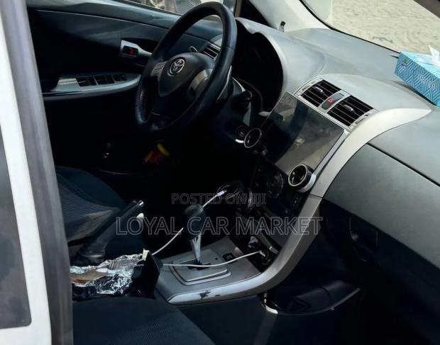 Toyota Corolla 2009 Silver