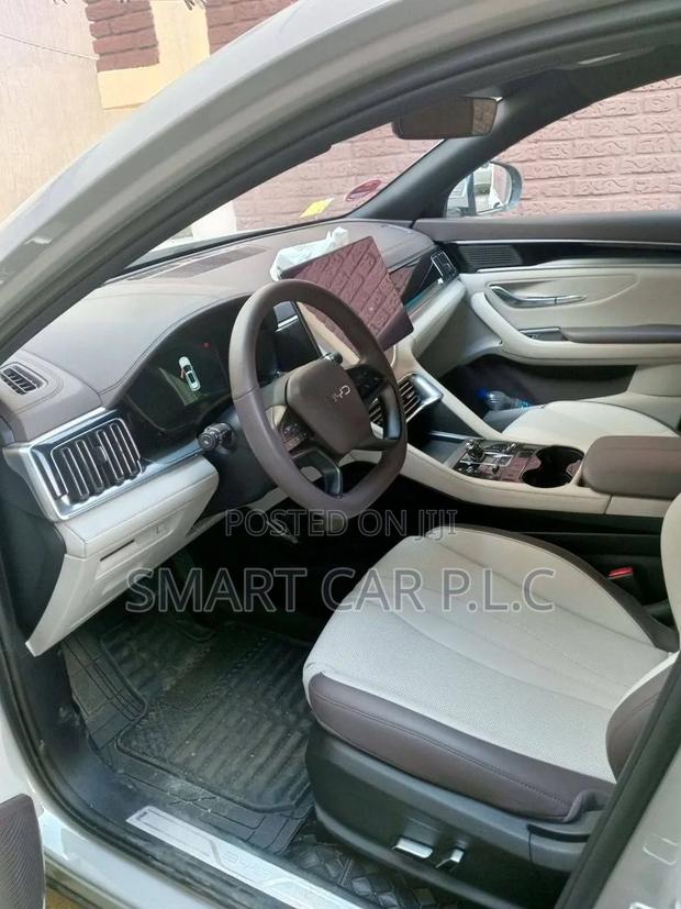 Toyota RAV4 2022 White