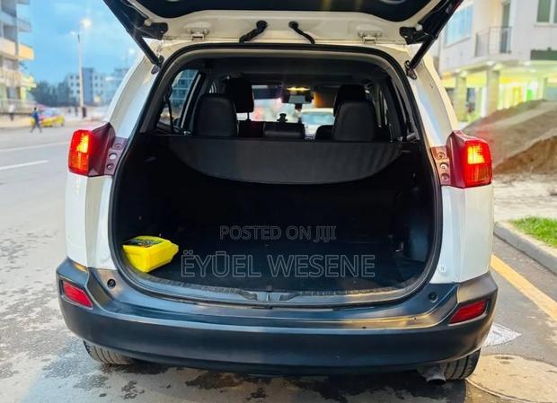 Toyota RAV4 2015 White