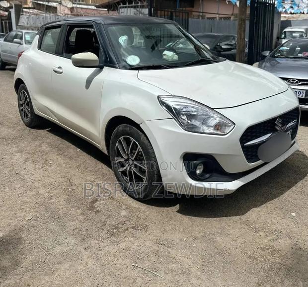 Suzuki Swift 2021 White