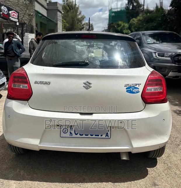 Suzuki Swift 2021 White