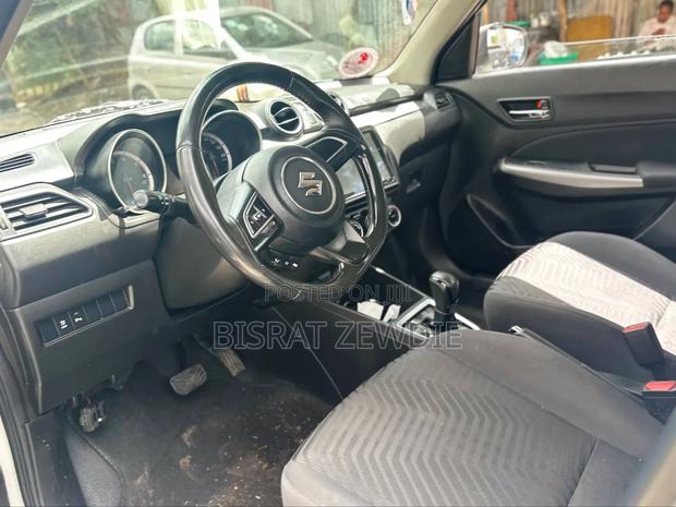 Suzuki Swift 2021 White