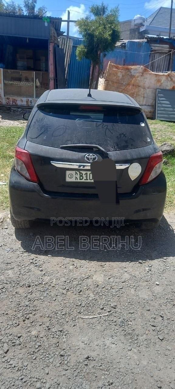 Toyota Yaris 2012 Black