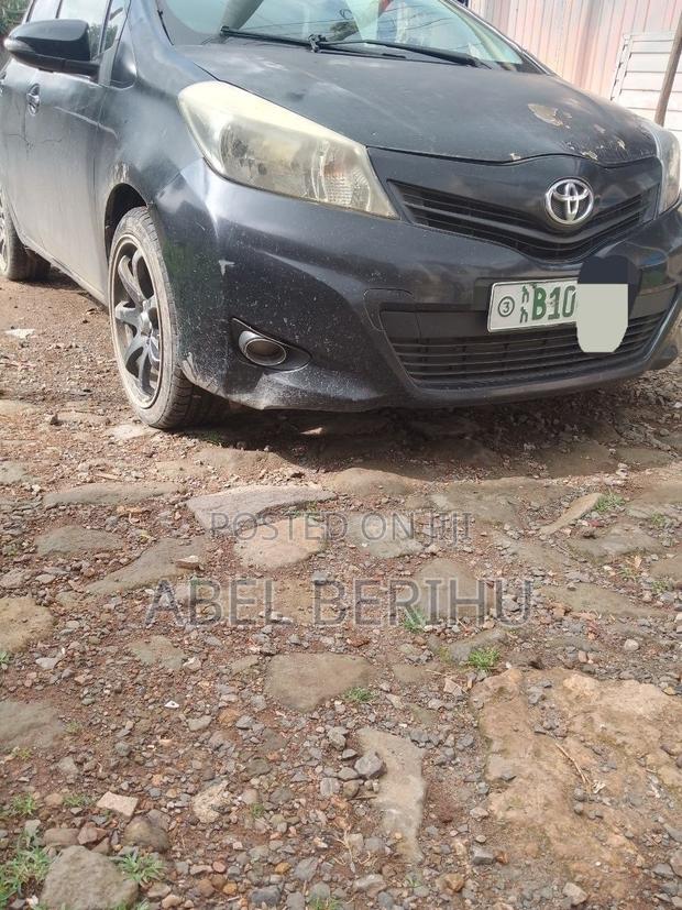 Toyota Yaris 2012 Black