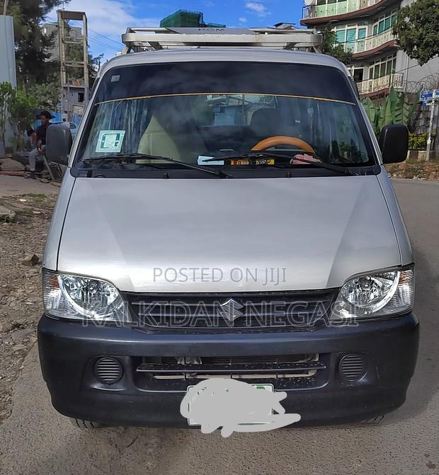 Suzuki Eeco 2025 Silver