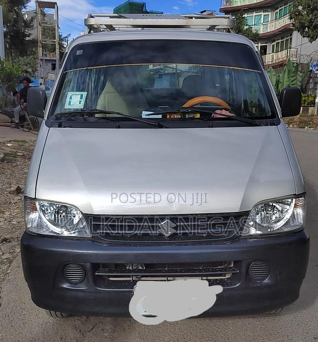 Suzuki Eeco 2025 Silver