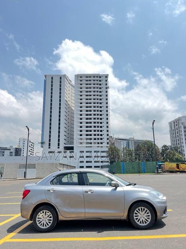 Suzuki Dzire 2022 Silver