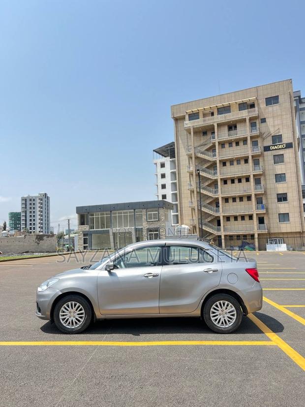 Suzuki Dzire 2022 Silver