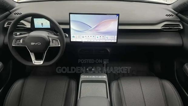 New BYD E2 43 kWh 94 hp FWD 2025 Gray