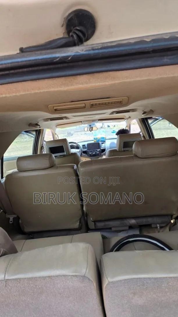 Toyota Fortuner 2012 Off white