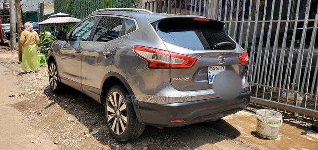 Nissan Qashqai 2017 Brown