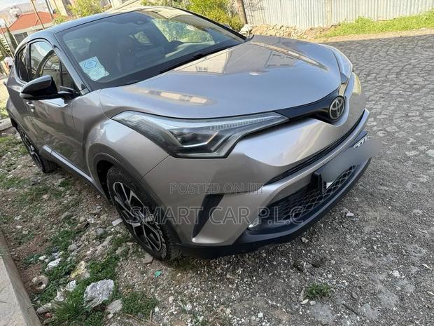 Toyota C-HR 2017 Silver
