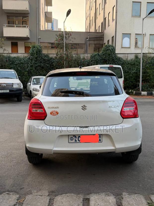 Suzuki Swift 2022 White