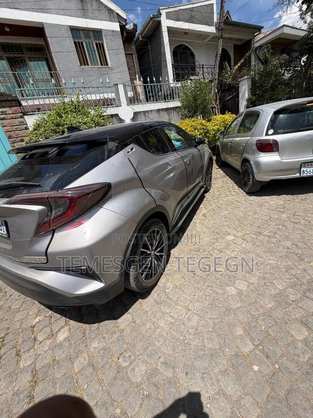 Toyota C-HR 2017 Silver