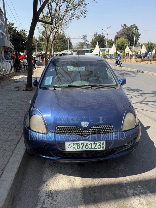 Toyota Vitz 2001 Blue