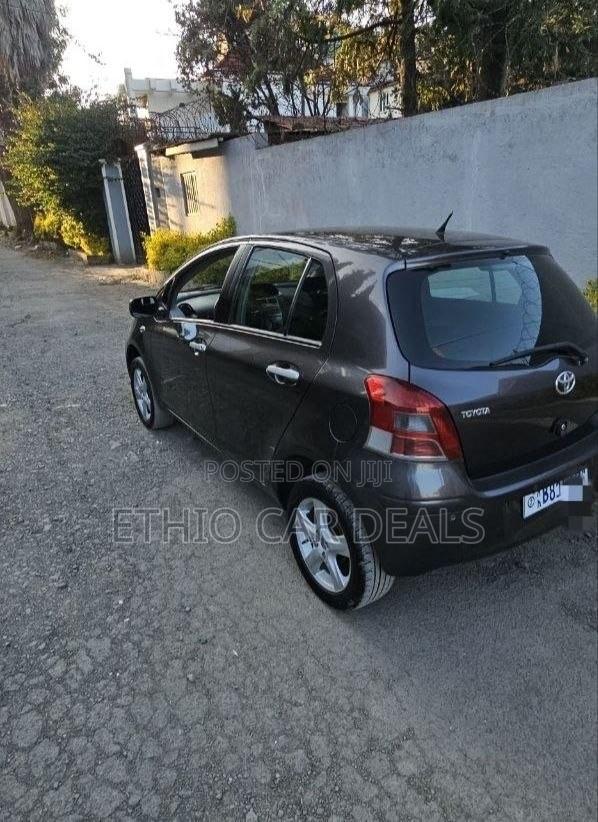 Toyota Yaris 2011 Black