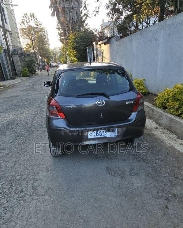 Toyota Yaris 2011 Black
