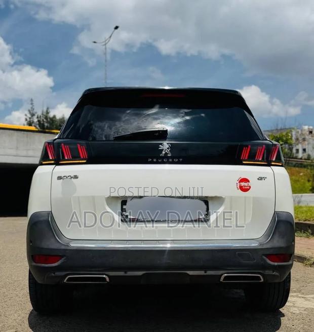 Peugeot 5008 2022