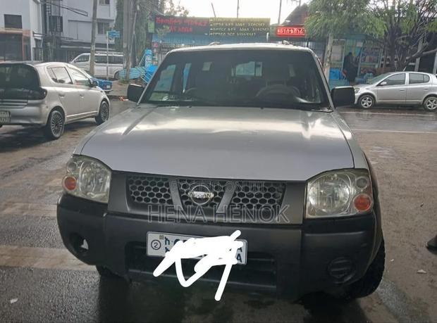 Nissan NP300 2012 White