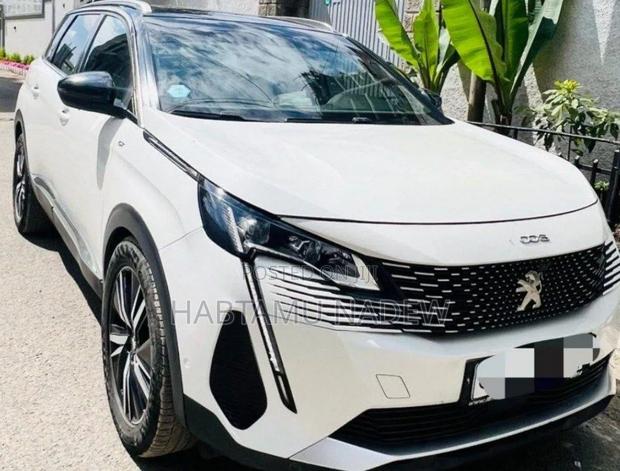 Peugeot 5008 2021 White